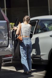 Kristen Bell in Casual Outfit in Los Angeles 08/08/2023