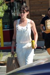 Kristen Stewart - Out in Los Feliz 08/07/2023