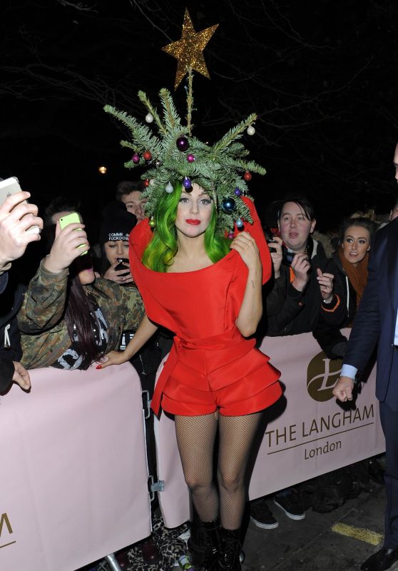 Lady Gaga Dressed As A Christmas Tree London 08122023 • Celebmafia 