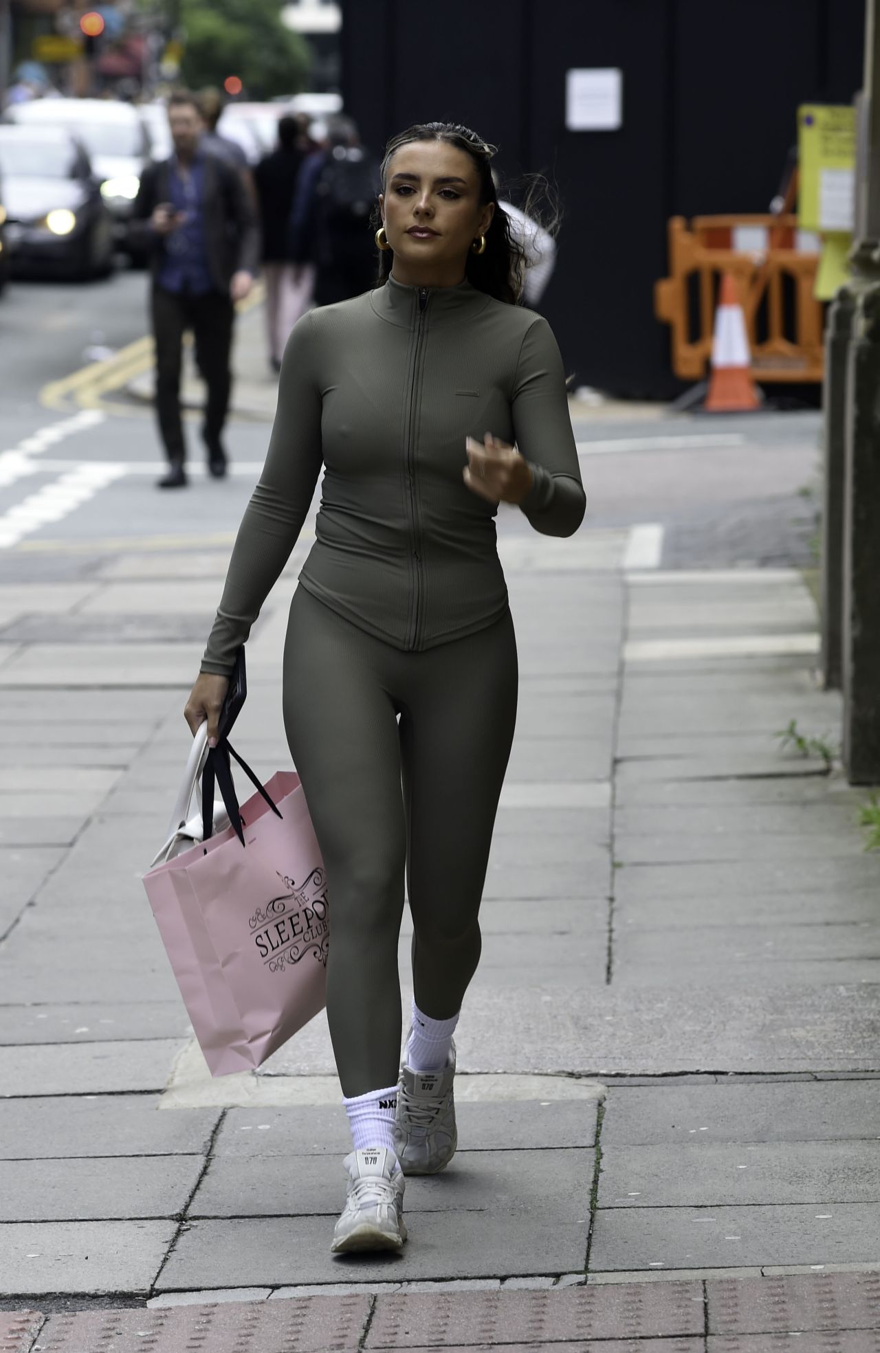 Leah Taylor - Shopping in Manchester 07/31/2023 • CelebMafia