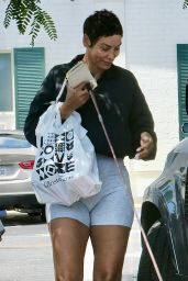 Nicole Murphy in a Gray Shorts - Grocery Shopping at Bristol Farms in Beverly Hills 08/23/2023