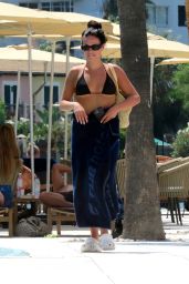 Olivia Hawkins at the pool of a Hotel in Mallorca 08/19/2023