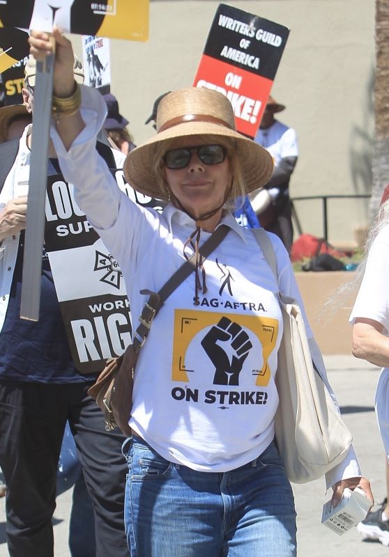 Rosanna Arquette - Supporting the SAG Strike at Paramount Studios in Hollywood 08/15/2023