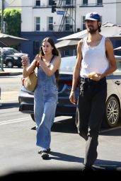 Scout Willis at The Oaks Gourmet Cafe in Los Feliz 08/03/2023