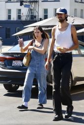 Scout Willis at The Oaks Gourmet Cafe in Los Feliz 08/03/2023