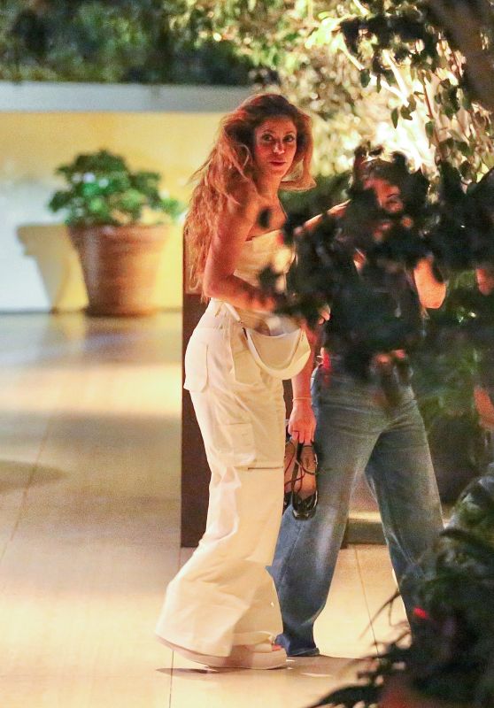 Shakira at Delilah in West Hollywood 08/06/2023