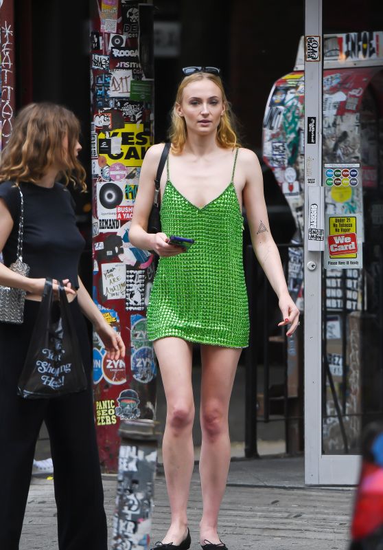 Sophie Turner in a Green Cocktail Dress in New York 08/12/2023