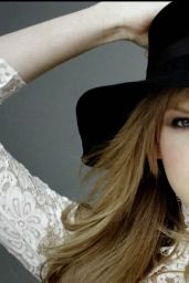 Taylor Swift - CoverGirl Commercial 2012