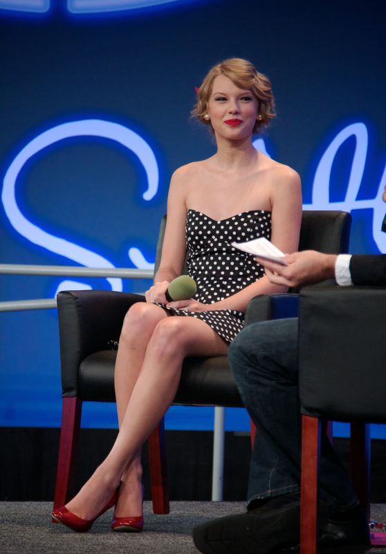 Taylor Swift - YouTube Presents Taylor Swift September 2011