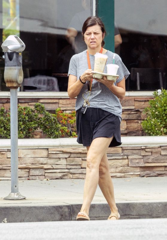 Tiffani Thiessen - Shopping at Target in Los Angeles 08/10/2023