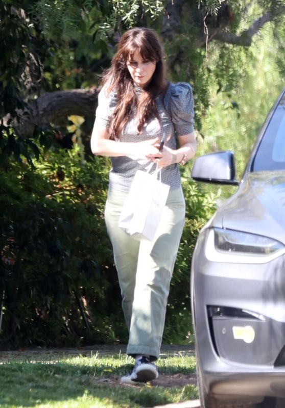 Zooey Deschanel - Out in Los Angeles 08/29/2023