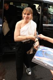 Alyssa Milano - Arrives in Paris 09/10/2023