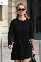 Amber Valletta - Shopping on the Streets of Paris 09/27/2023