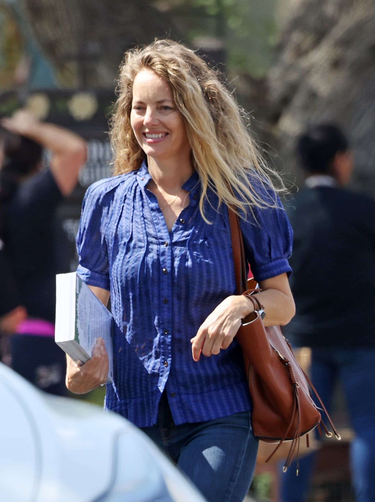 Bijou Phillips Stops by a Food Distribution Mission in Santa Ynez 09/21