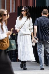 Camila Morrone Wearing a Stylish CHANEL Bag in Manhattan’s West Village Neighborhood 09/19/2023