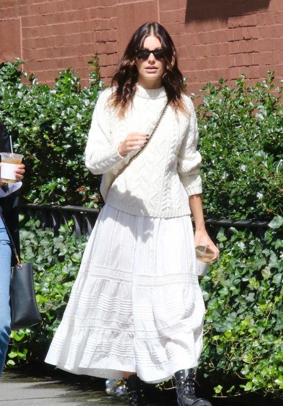 Camila Morrone Wearing a Stylish CHANEL Bag in Manhattan’s West Village Neighborhood 09/19/2023