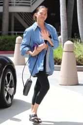 Chrissy Teigen Arrived for a Pilates Class in Beverly Hills 09/06/2023