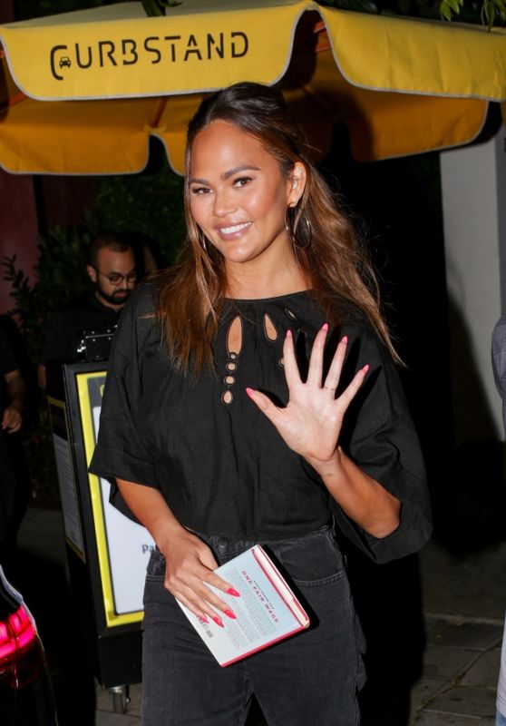 Chrissy Teigen - One Fair Wage’s “Server for an Hour” Event in West Hollywood 09/21/2023