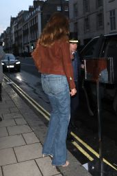 Cindy Crawford - Out for Dinner in London 09/17/2023