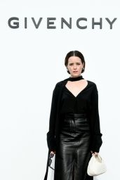 Claire Foy – Givenchy Fashion Show in Paris 09/28/2023