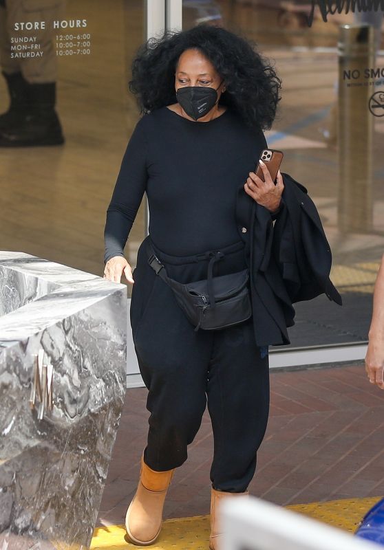 Diana Ross Shopping at Neiman Marcus in Beverly Hills 09/19/2023