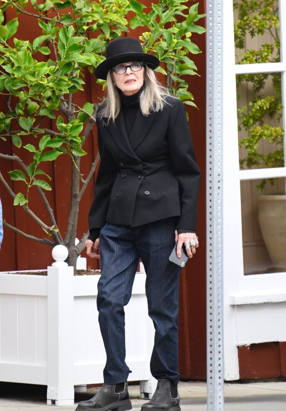 Diane Keaton at Brentwood Country Mart 09/20/2023