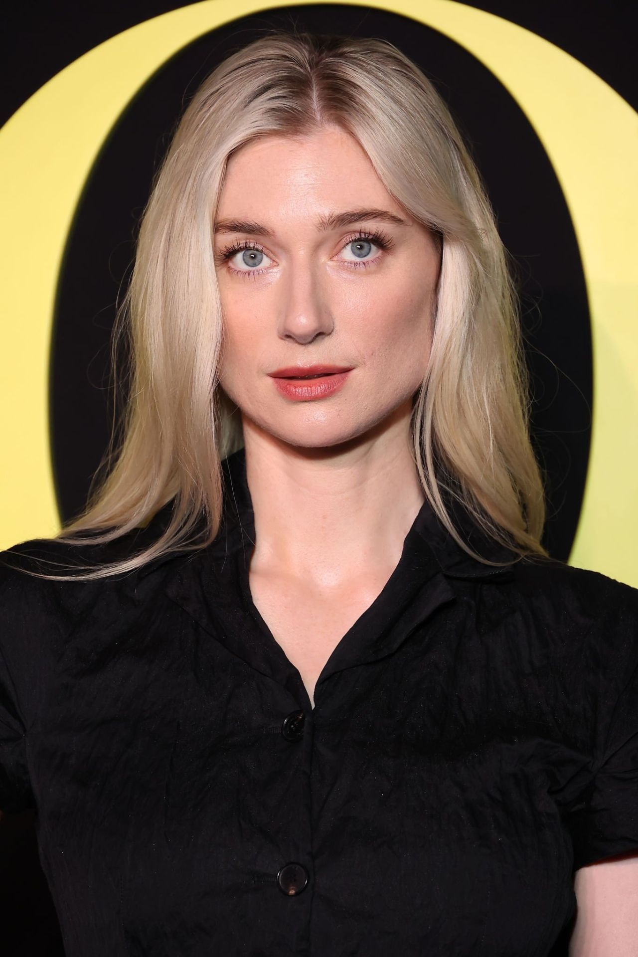 Elizabeth Debicki – Christian Dior Fashion Show in Paris 09/26/2023