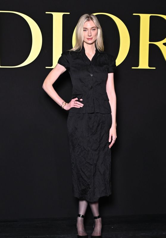 Elizabeth Debicki – Christian Dior Fashion Show in Paris 09/26/2023