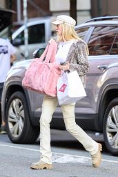 Elle Evans - Out in New York 09/22/2023