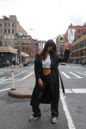 Emily Ratajkowski Outfit 09/22/2023