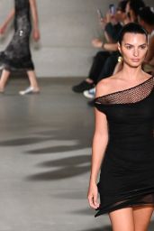 Emily Ratajkowski - Tory Burch Fashion Show at NYFW 09/11/2023