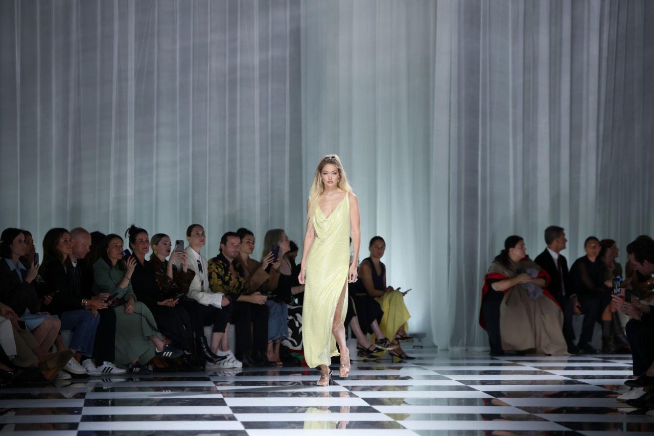 Gigi Hadid turns heads at Milan's Versace SS24 Fashion Show, dazzled on ...
