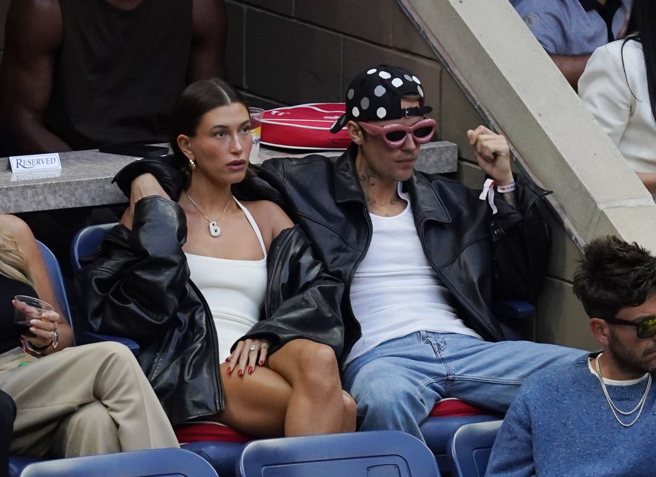 Hailey Rhode Bieber and Justin BIeber Watching Coco Gauff vs. Elise