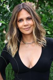 Halle Berry – Michael Kors Fashion Show in New York 09/11/2023
