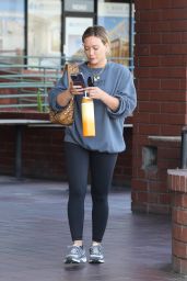 Hilary Duff - Shopping at Erewhon Market in Los Angeles 09/11/2023