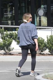 Hilary Duff - Shopping at Erewhon Market in Los Angeles 09/11/2023