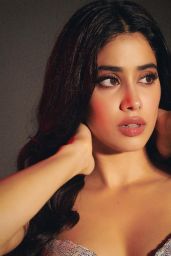 Janhvi Kapoor 09/19/2023