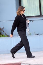 Jennifer Garner - Arrives at Meeting in Los Angeles 09/25/2023