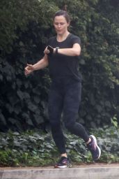 Jennifer Garner Exercising in the Rain in Los Angeles 09/02/2023