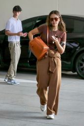 Jessica Alba Street Syle - Santa Monica 09/19/2023