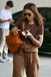 Jessica Alba Street Syle - Santa Monica 09/19/2023