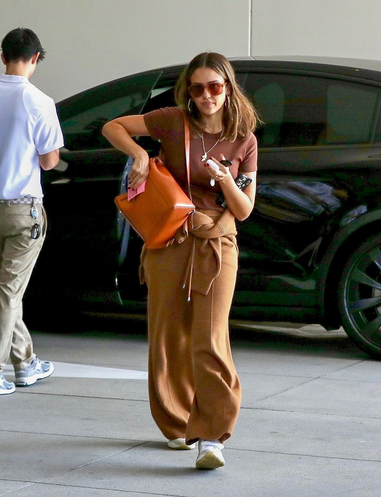 Jessica Alba Street Syle - Santa Monica 09/19/2023 • CelebMafia