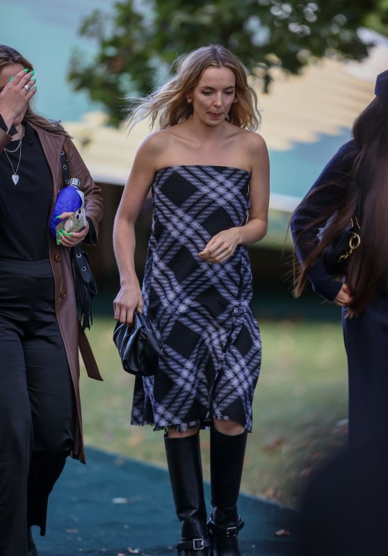Jodie Comer at Burberry Show During London Fashion Week 09/18/2023