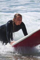 JoJo Siwa - Surfing in Malibu 09/07/2023