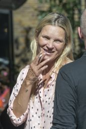 Kate Moss With Her Brother and Father in London 09/10/2023