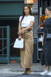 Katie Holmes Street Style - New York 09/12/2023