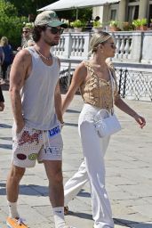 Kelsea Ballerini and Chase Stokes in Venice 09/01/2023