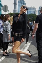 Kelsea Ballerini – Michael Kors Fashion Show in New York 09/11/2023