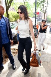 Kendall Jenner – Arrives for an Event in New York 09/15/2023 (more photos)