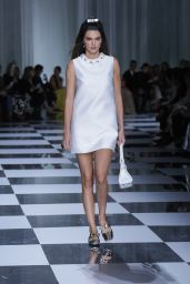 Kendall Jenner - Runway for Versace at Milan Fashion Show 09/22/2023